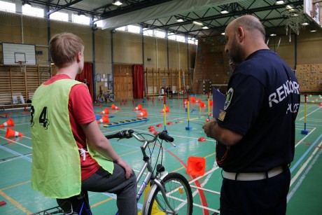 Két keréken vetélkedtek a diákok az István Király Általános Iskolában
